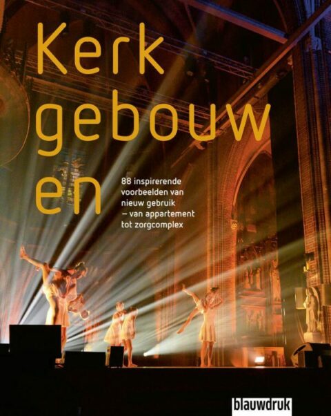 Cover boek kerkgebouwen 600x753